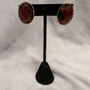 ❄️❄️ 5/$20❄️❄️ Fashion Jewelry Clip Earrings Amber Like Stone Gold Tone